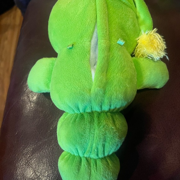 Hasbro Playskool Glo Worm Lullaby  Musical Glow Worm 10" Green Tested Works - Picture 2 of 2